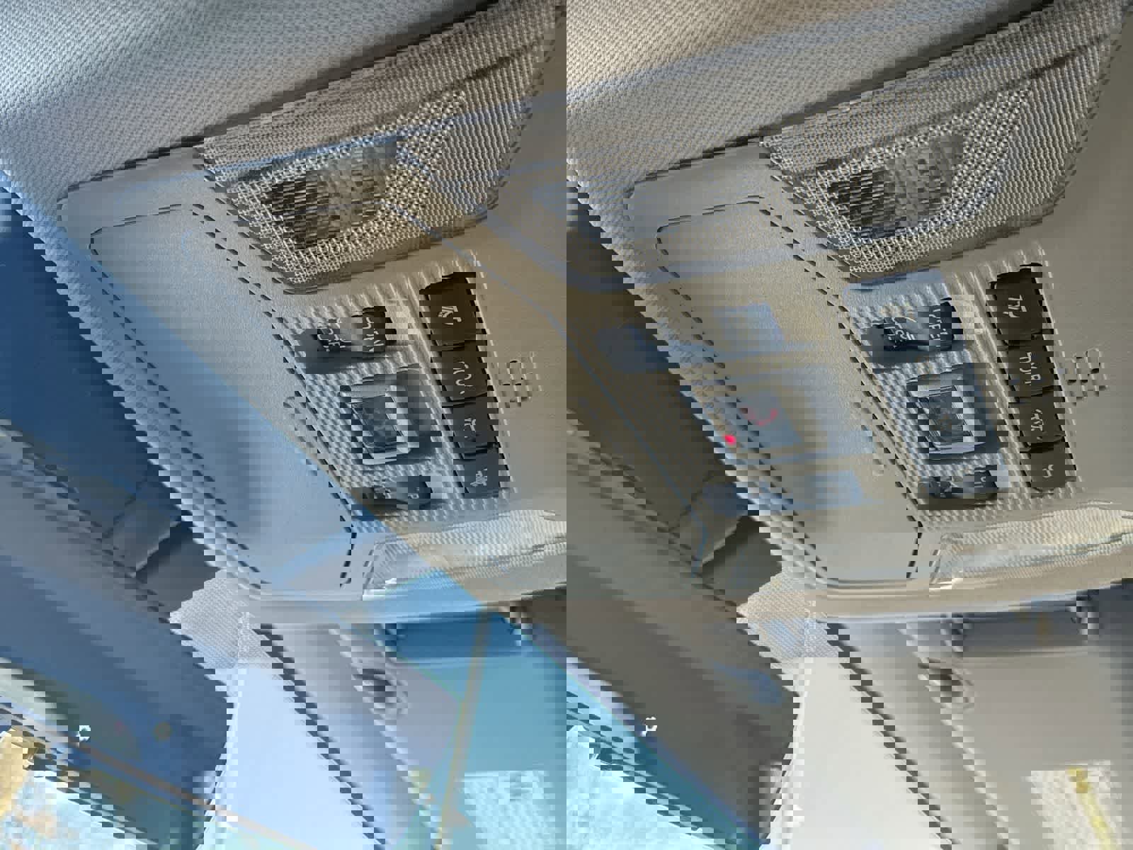 Used 2020 Toyota RAV4 Limited image 27