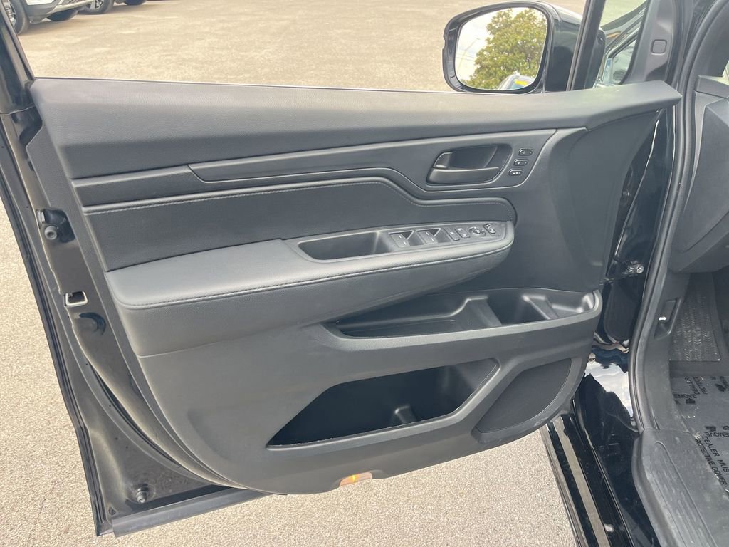 Used 2025 Honda Odyssey Sport-L image 11