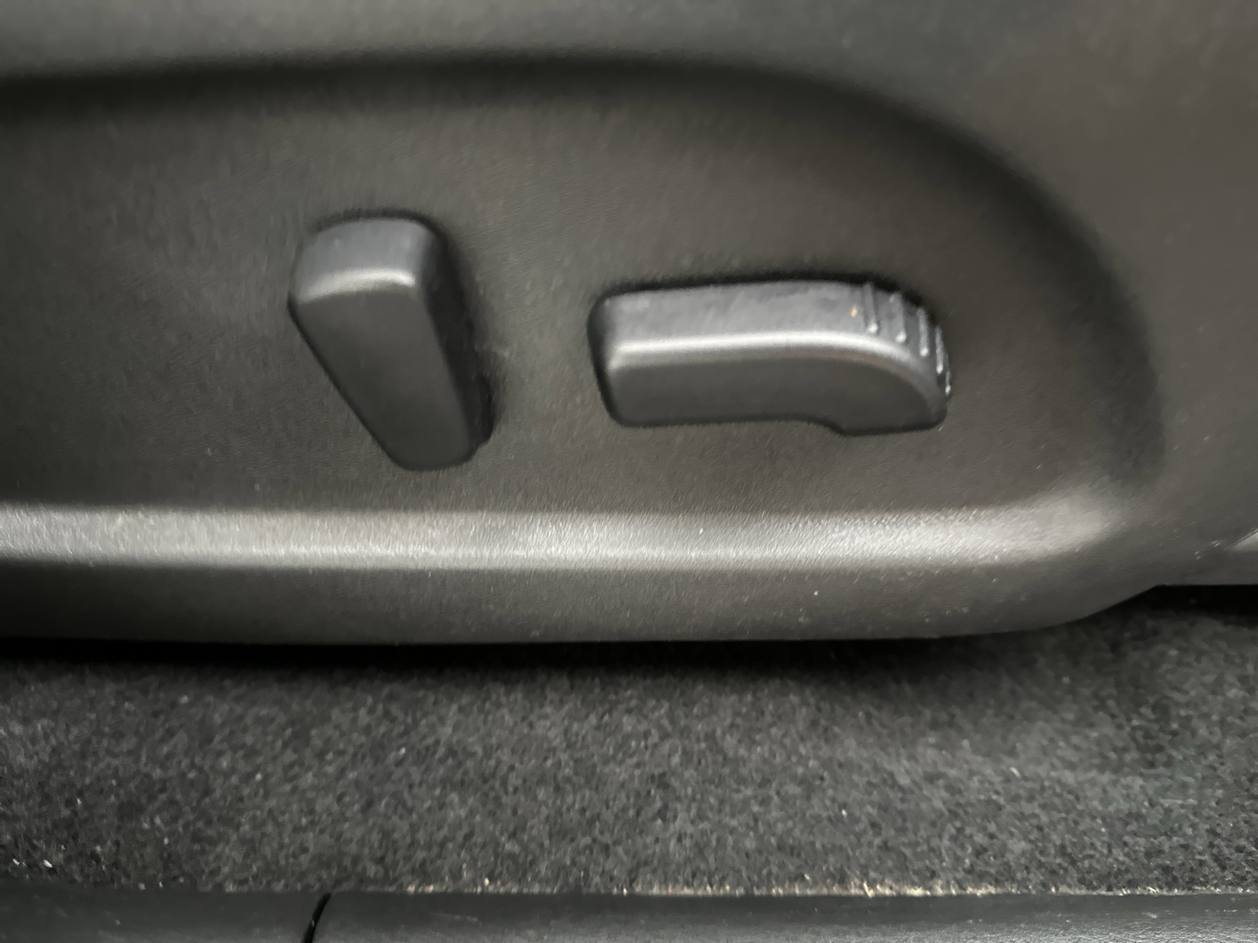 Used 2020 Nissan Pathfinder SL image 27