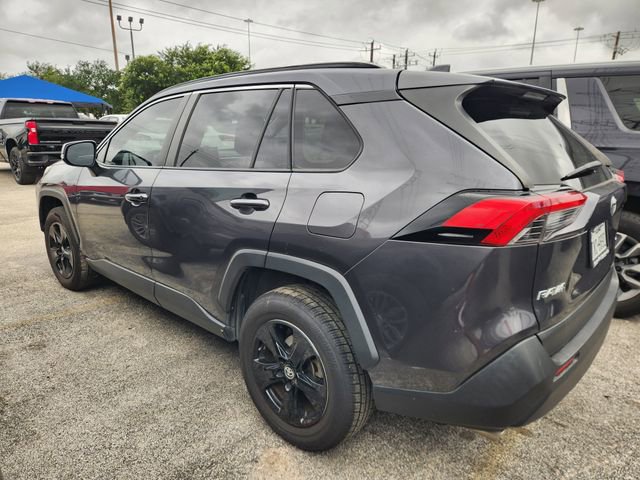 Used 2020 Toyota RAV4 XLE w/ Convenience Package FWD image 3