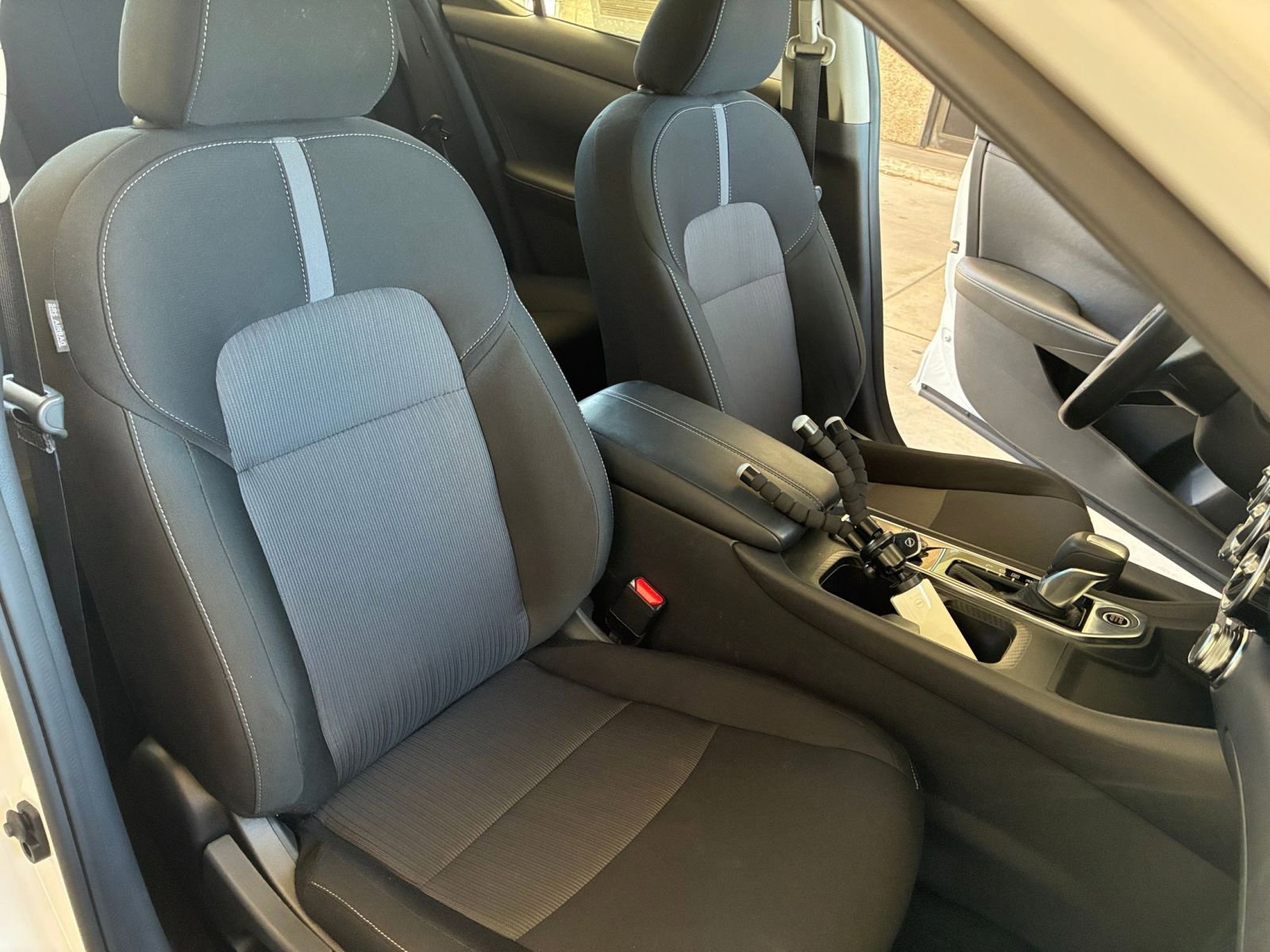 Used 2025 Nissan Sentra SV image 35