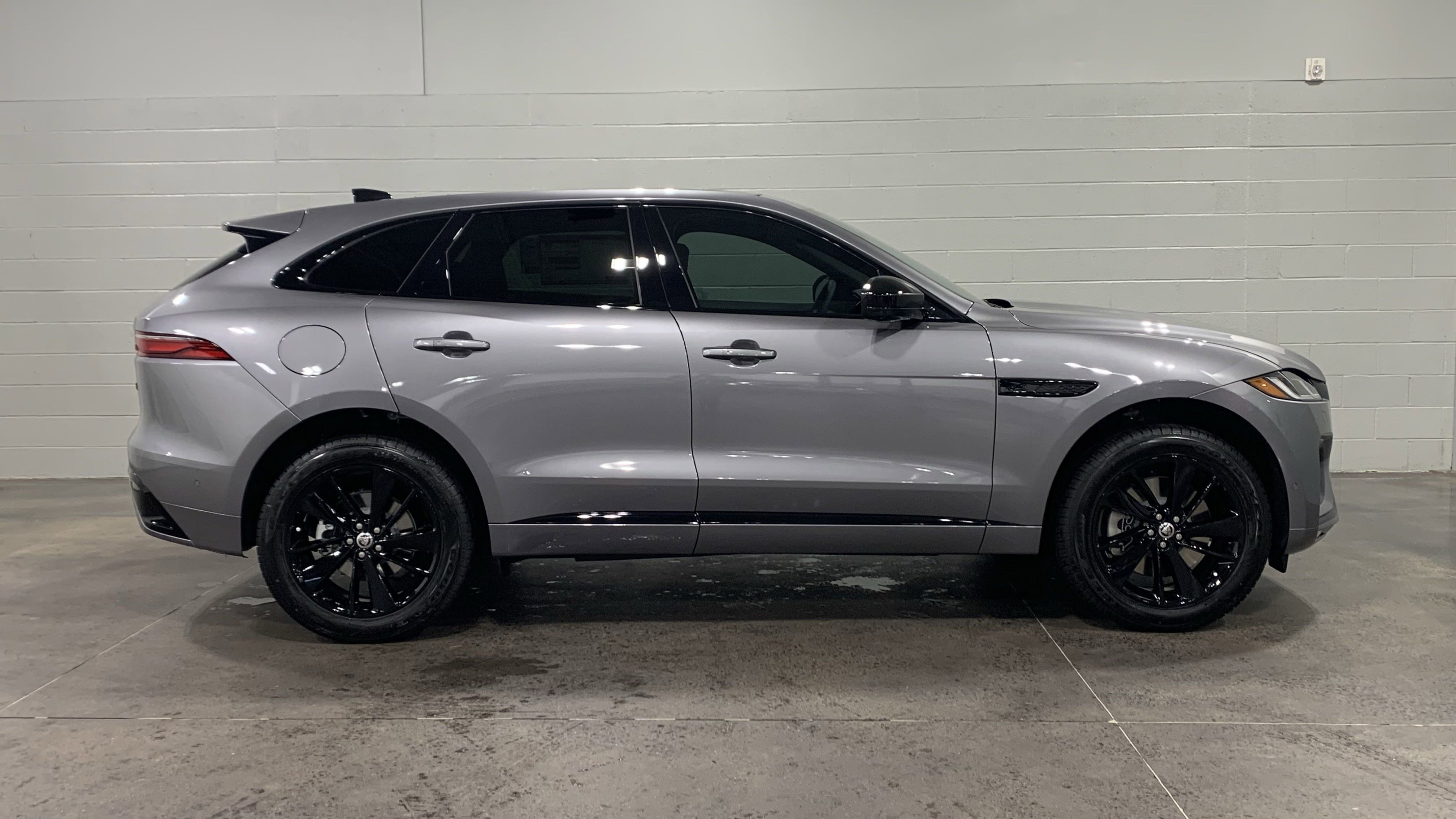 New 2026 Jaguar F-PACE R-Dynamic S image 13