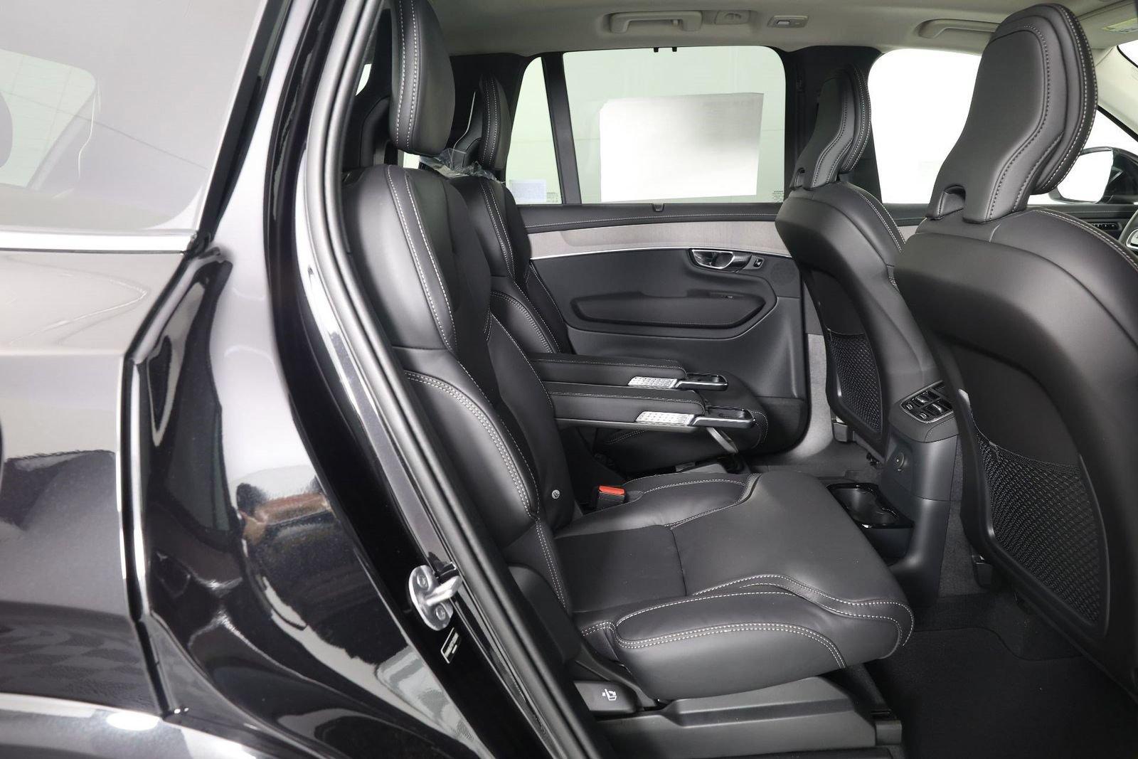 New 2026 Volvo XC90 T8 Ultra w/ Protection Package AWD/4WD image 11