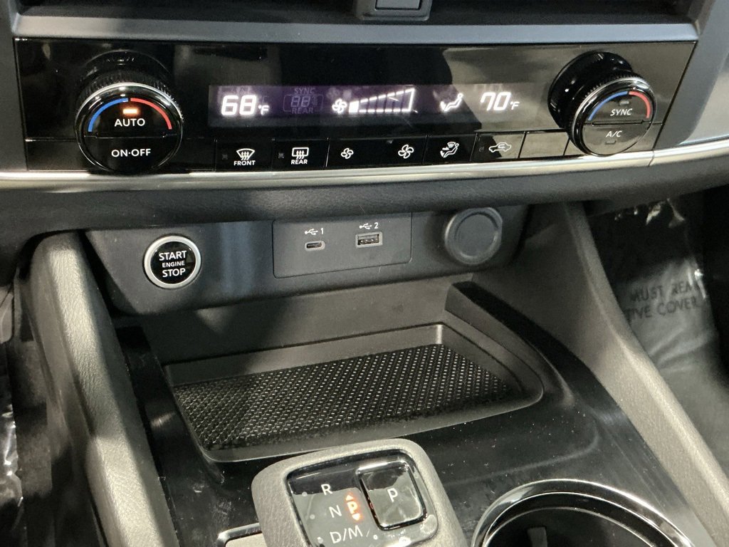 Used 2023 Nissan Rogue SV image 6