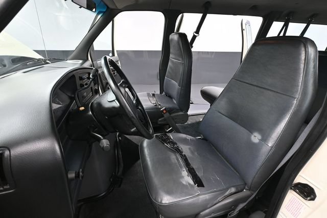 Used 1995 Ford E-150 and Econoline 150 Club Wagon RWD image 19