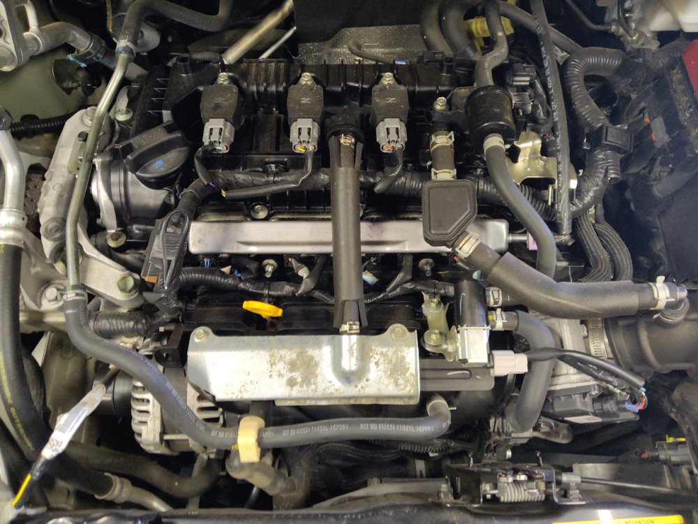 Used 2025 Nissan Versa SV FWD image 30