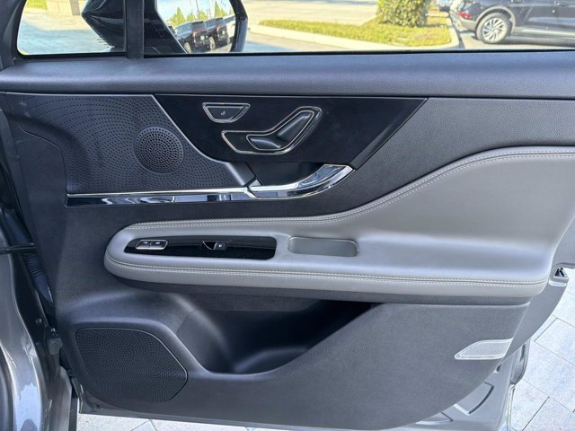 Certified 2023 Lincoln Corsair FWD w/ Equipment Group 101A image 19