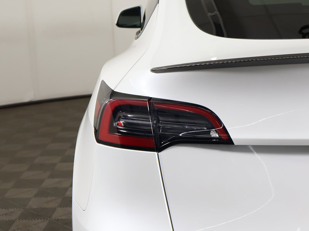 Used 2022 Tesla Model Y Performance AWD/4WD image 15