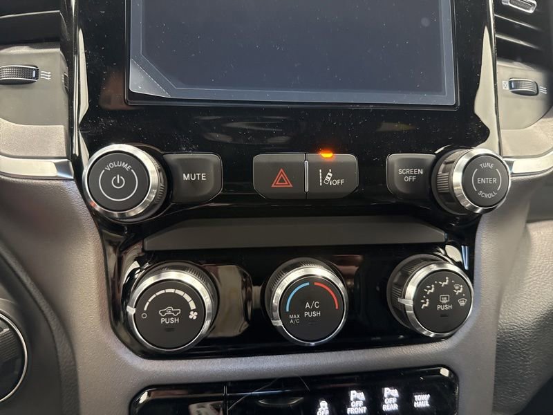 New 2026 RAM 1500 Express AWD/4WD image 23