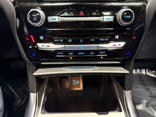 Used 2021 Ford Explorer Limited w/ Hybrid Equipment Group 310A AWD/4WD image 35