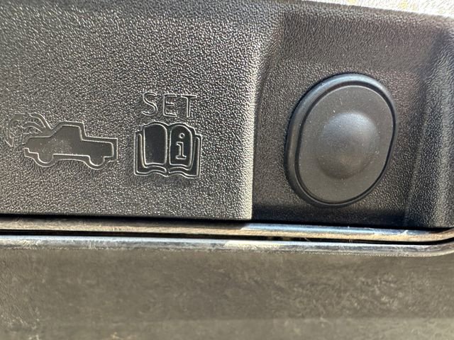 Used 2022 Ford F150 Lightning XLT image 11