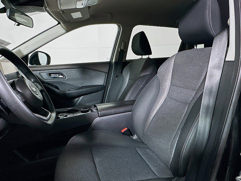 Used 2021 Nissan Rogue SV image 11