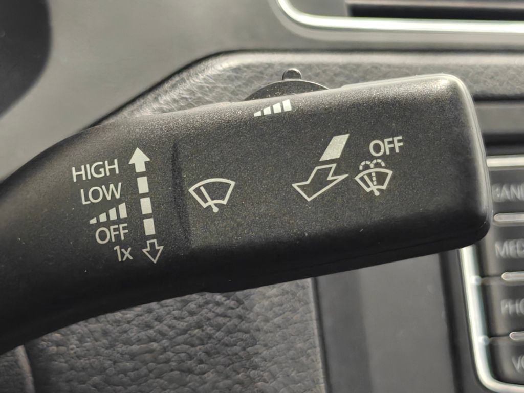 Used 2017 Volkswagen Jetta SE FWD image 34