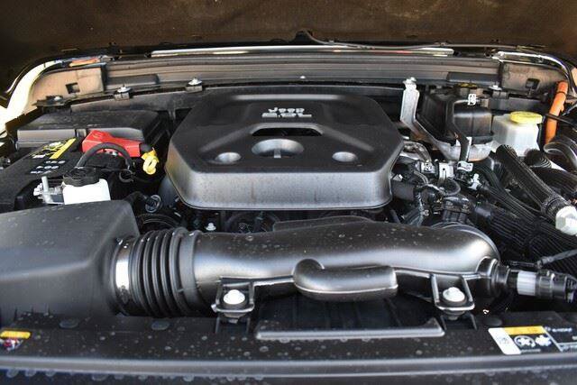 Used 2023 Jeep Wrangler Unlimited Sahara AWD/4WD image 38