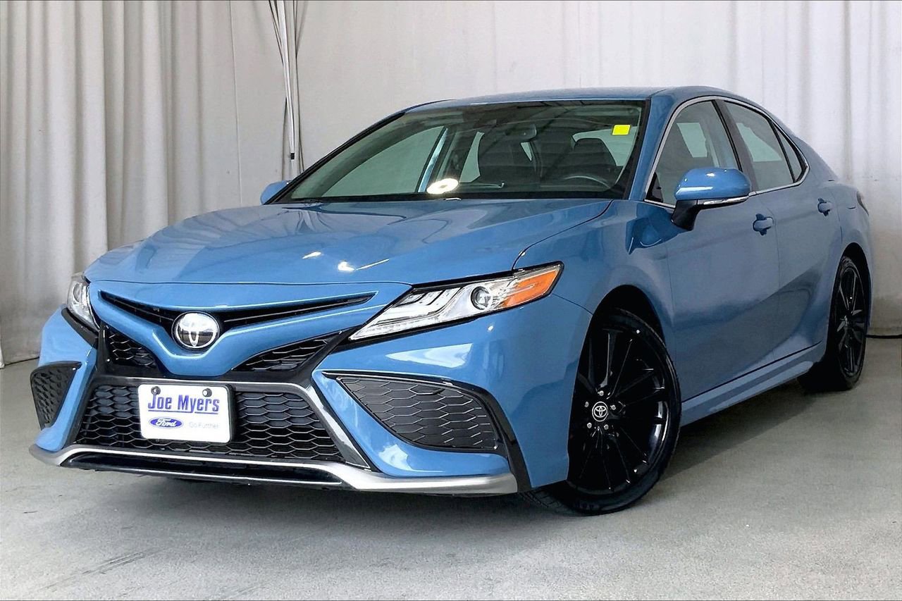 Used 2024 Toyota Camry XSE FWD image 12