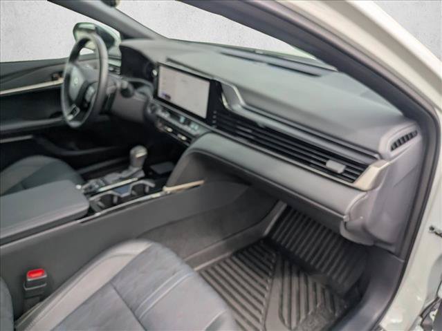 Used 2025 Toyota Camry XSE FWD image 19