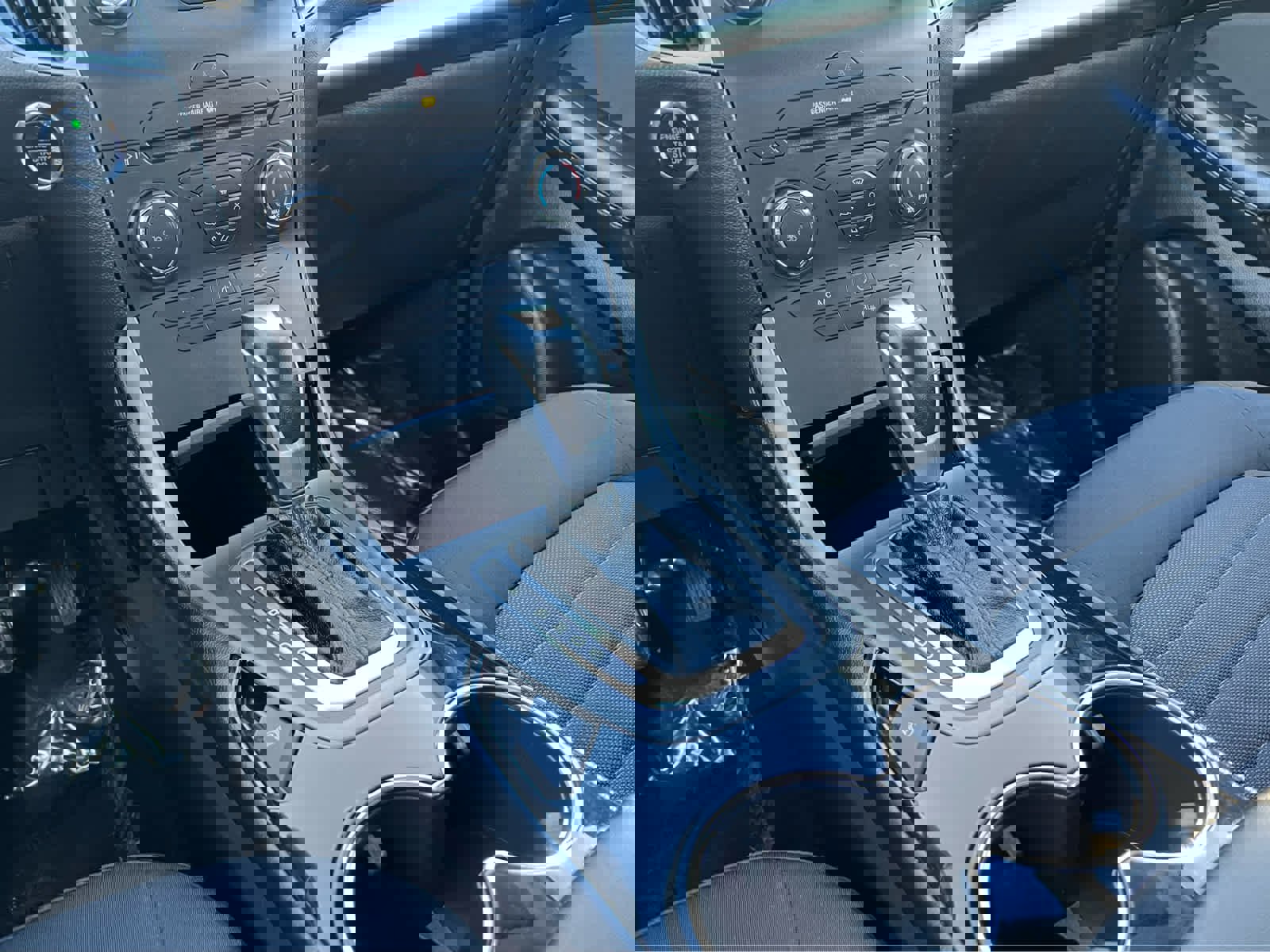 Used 2017 Ford Edge SE image 39