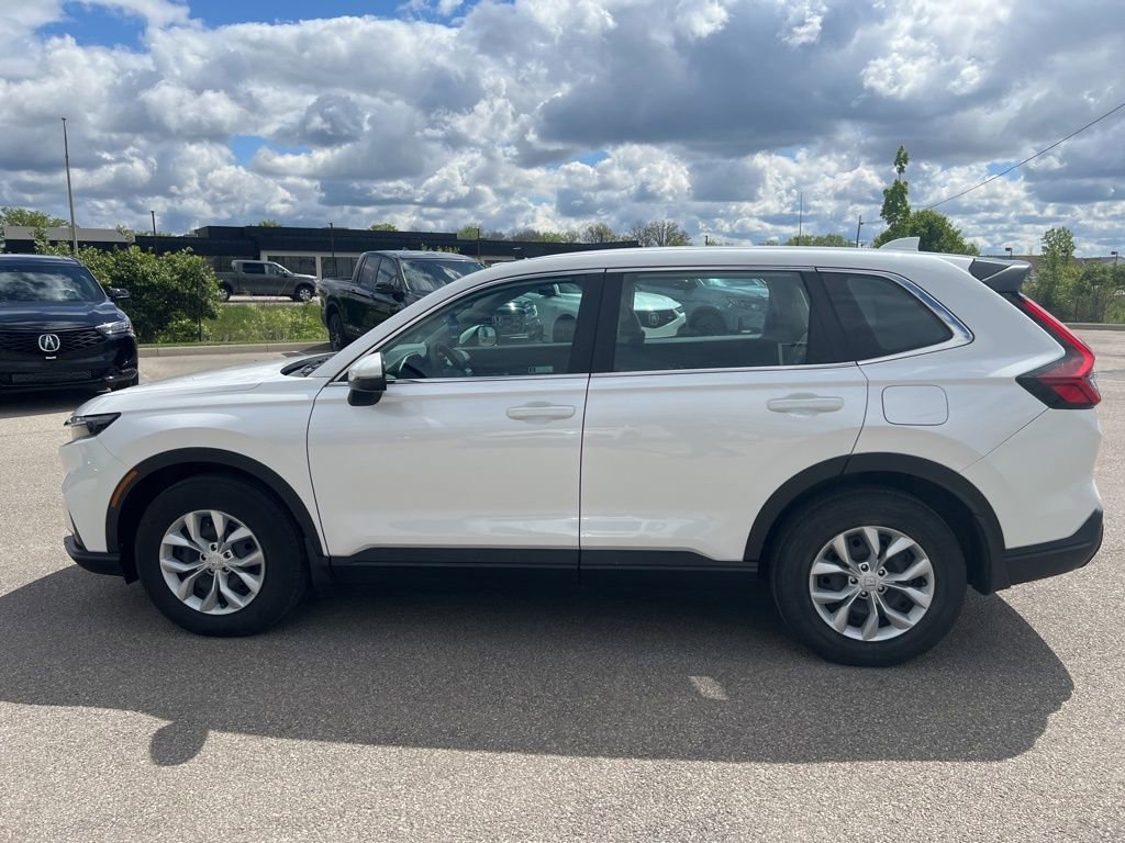 Used 2023 Honda CR-V LX image 3