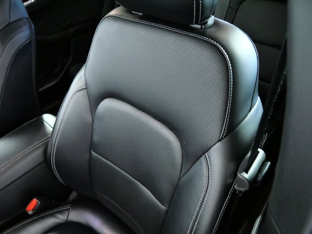 Certified 2025 Ford Escape Platinum AWD/4WD image 18