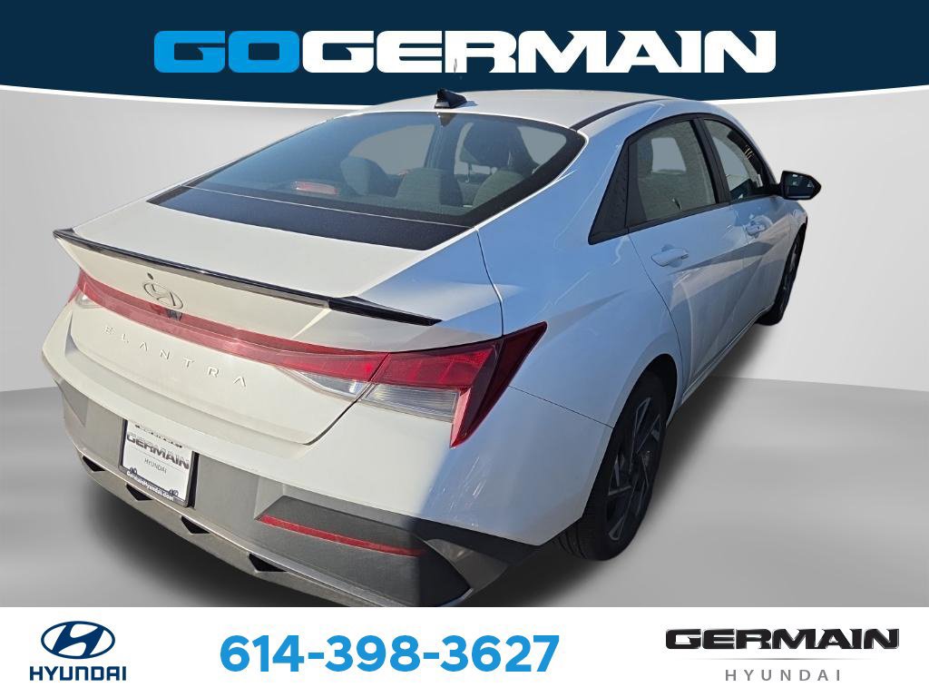 Used 2025 Hyundai Elantra Sport FWD image 9