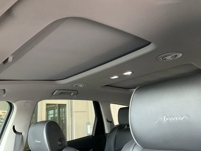 Used 2021 Buick Enclave Avenir w/ Avenir Technology Package image 8