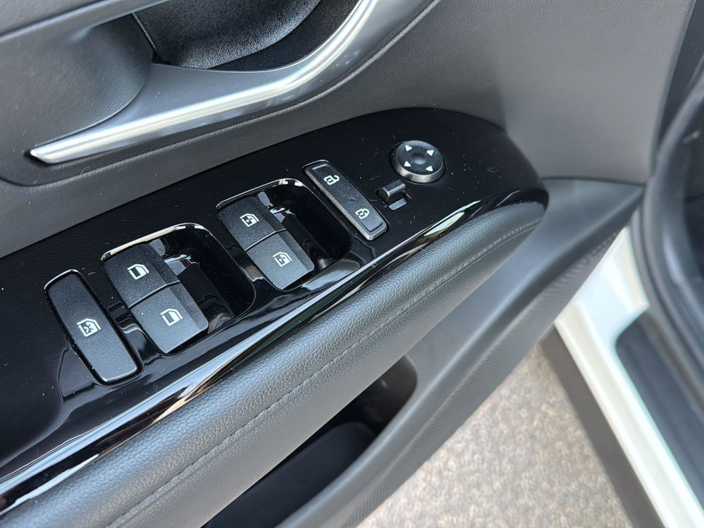 Used 2023 Hyundai Tucson Limited image 28