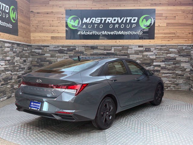 Certified 2023 Hyundai Elantra SEL w/ Preferred Accessory Package FWD image 9