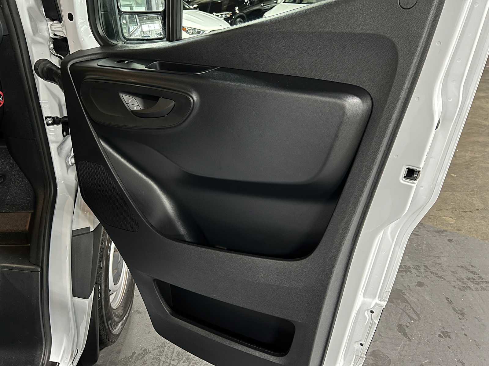 Used 2025 Mercedes-Benz Sprinter 2500 image 10