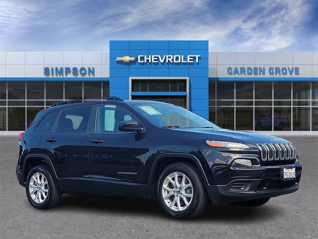 Used 2015 Jeep Cherokee Sport w/ Sport Appearance Group