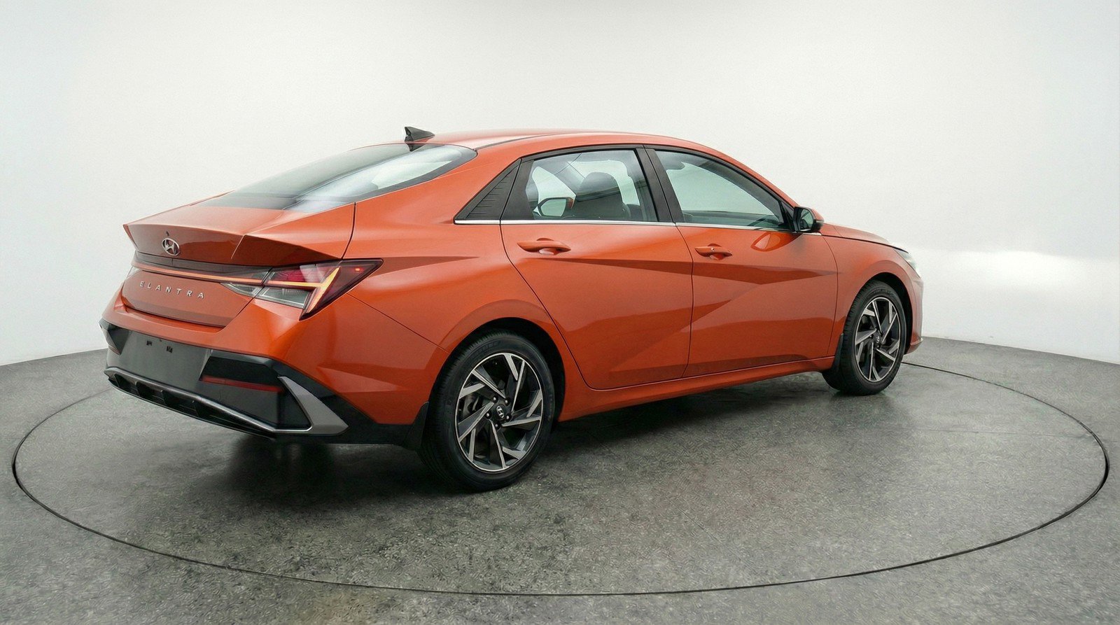 Used 2025 Hyundai Elantra SEL image 9