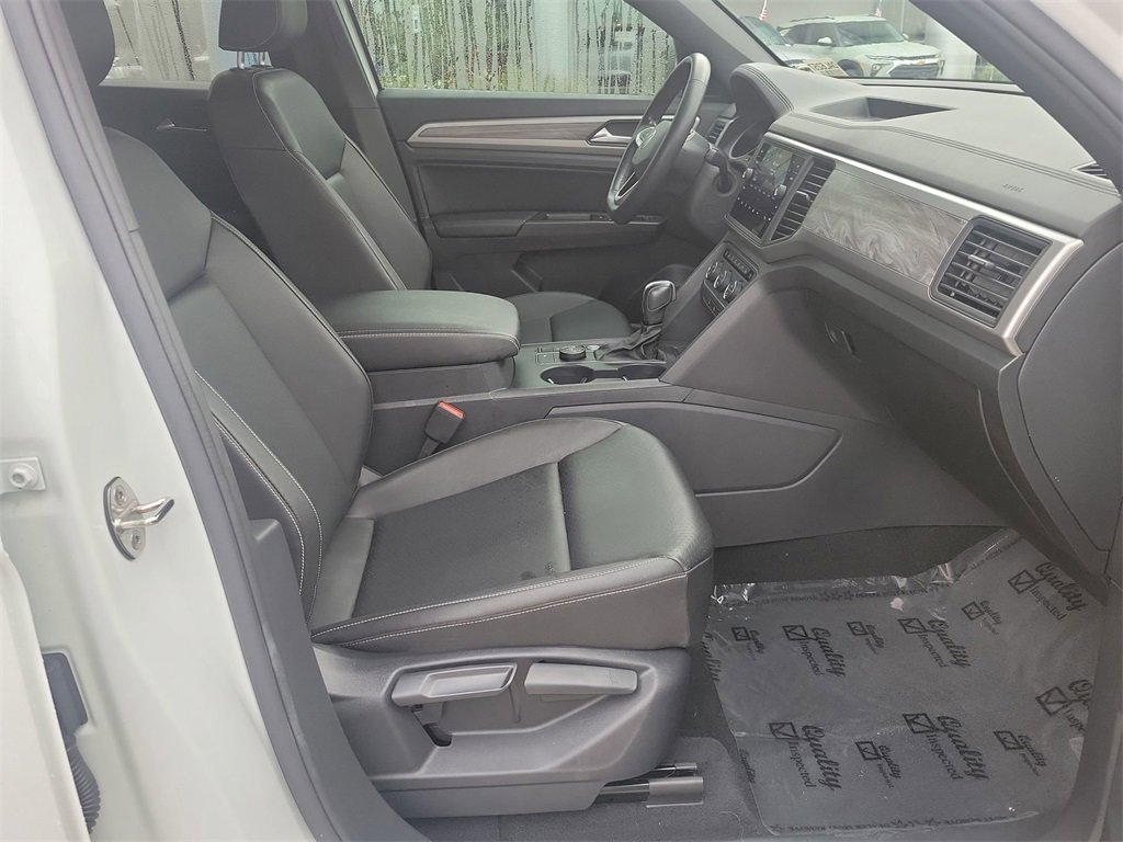 Used 2020 Volkswagen Atlas Cross Sport SE w/ Towing Package image 23