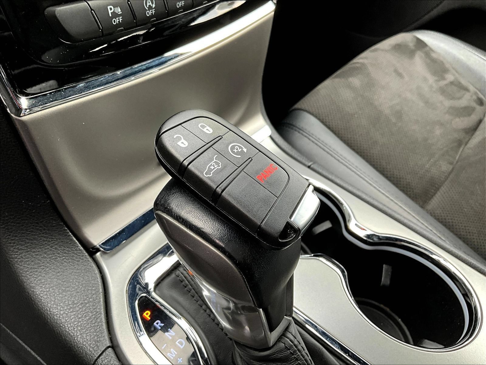 Used 2020 Jeep Grand Cherokee Altitude AWD/4WD image 37