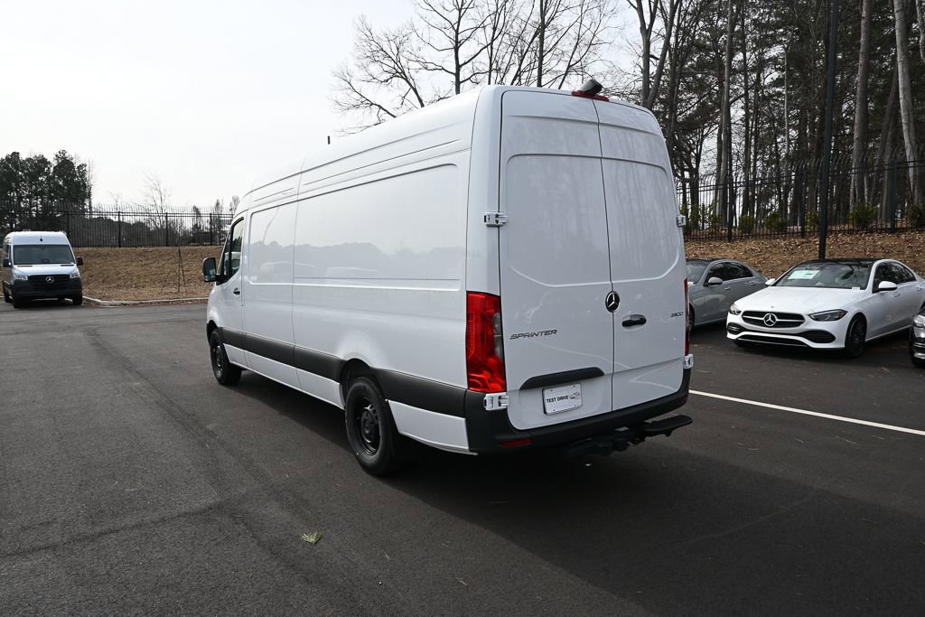 Used 2025 Mercedes-Benz Sprinter 2500 image 4