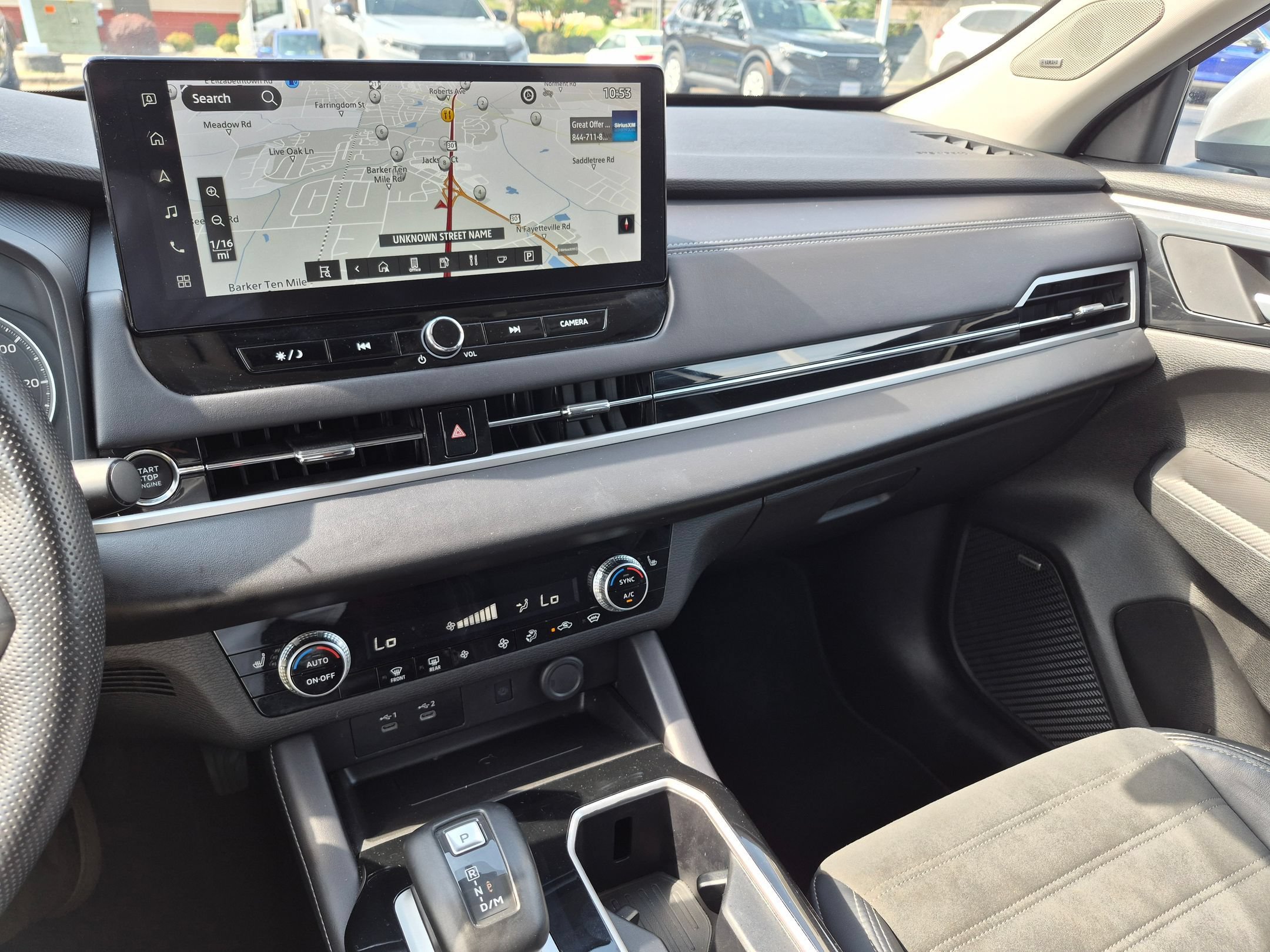 Used 2025 Mitsubishi Outlander AWD image 23