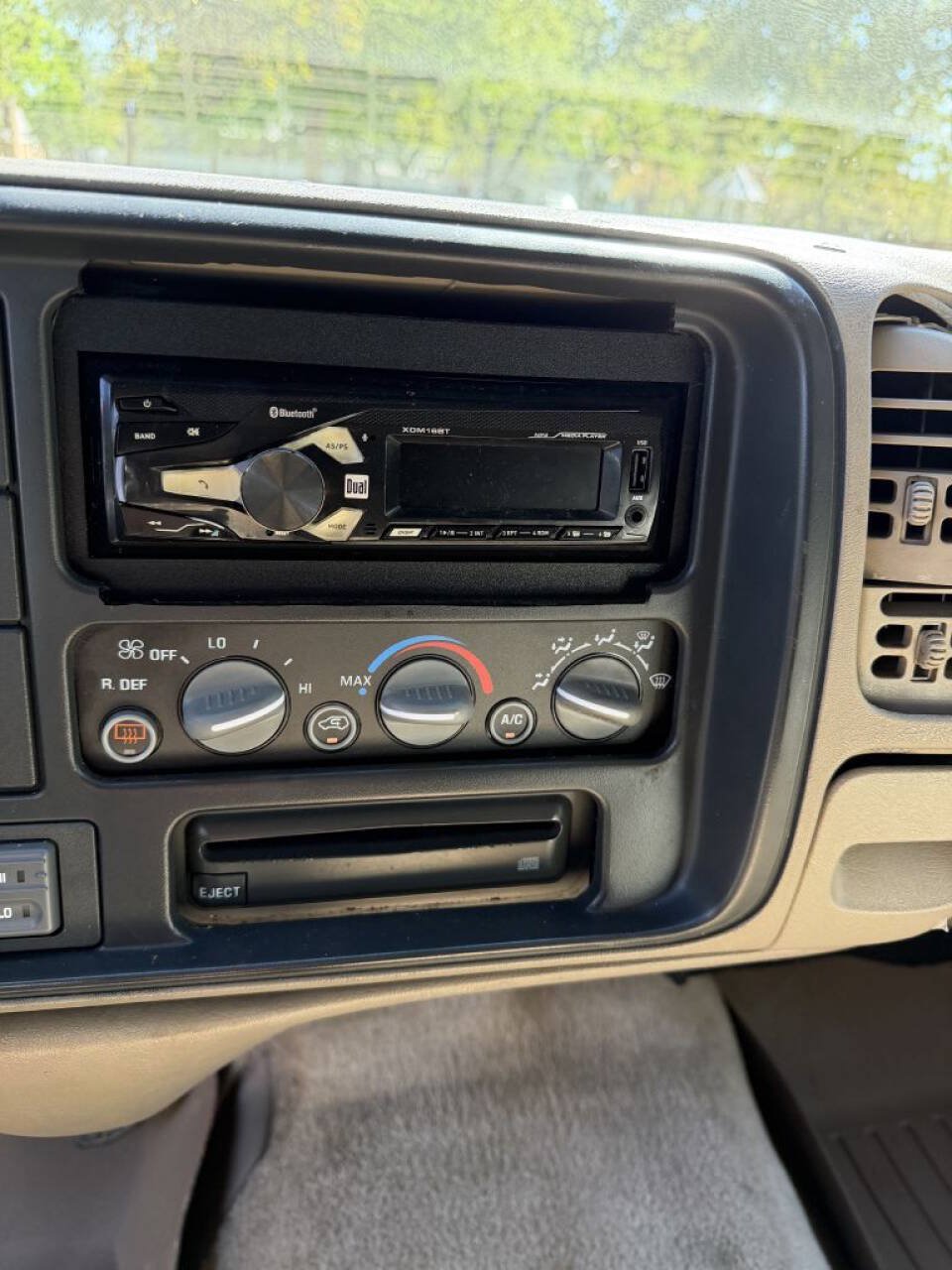 Used 1999 Chevrolet Tahoe 4WD 2-Door w/ Preferred Equipment Group image 14