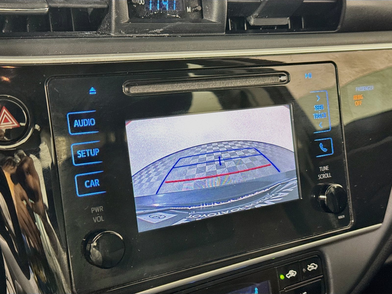 Used 2018 Toyota Corolla LE FWD image 10