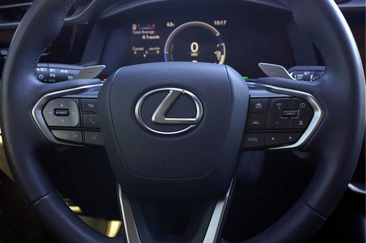 Used 2024 Lexus RZ 300e Premium image 23