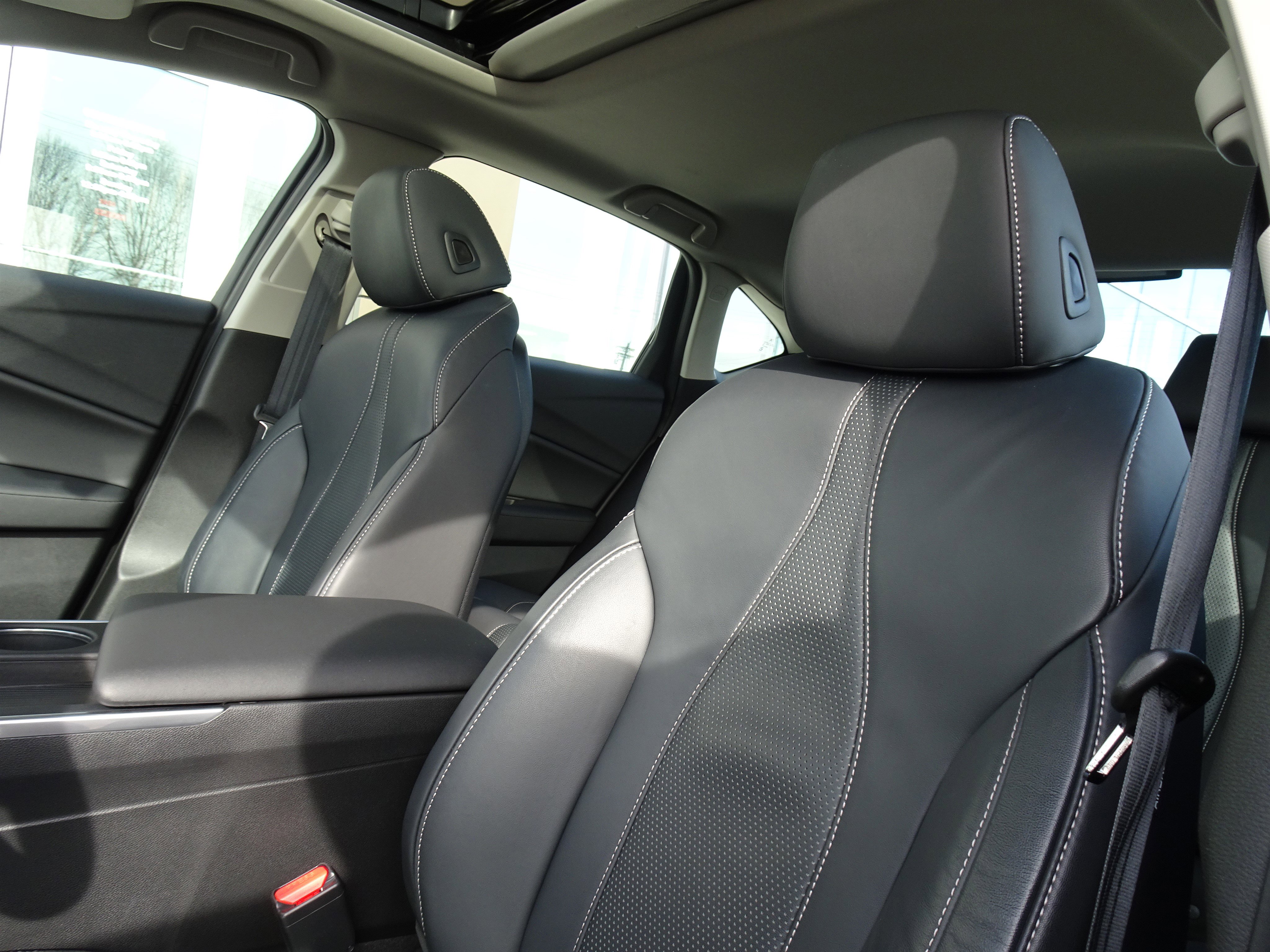 Used 2023 Acura TLX w/ Technology Package image 10