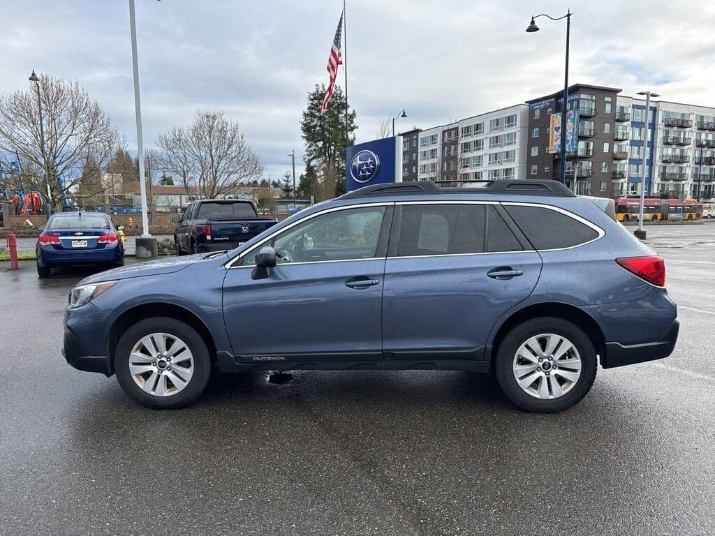 Used 2018 Subaru Outback 2.5i Premium image 2