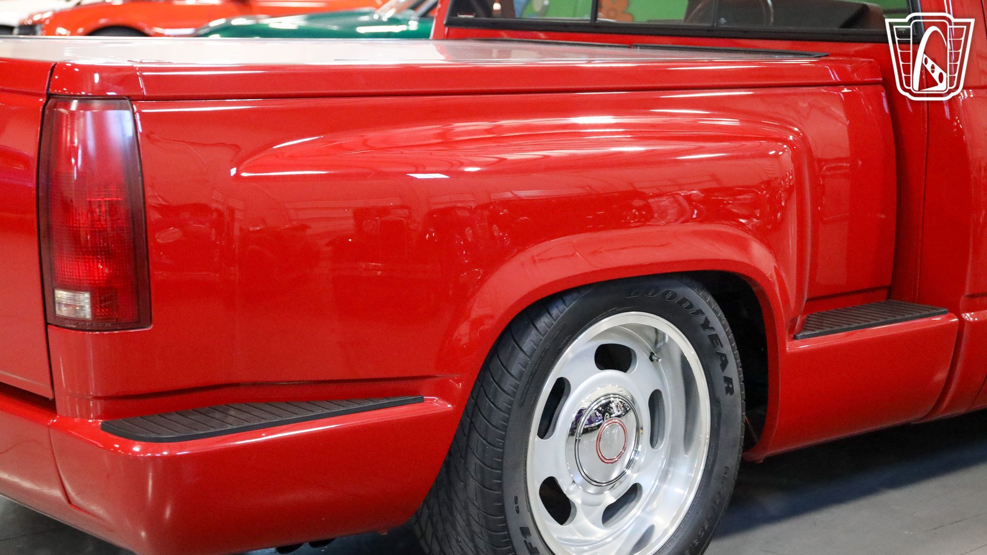 Used 1988 Chevrolet Silverado 1500 2WD Regular Cab image 32