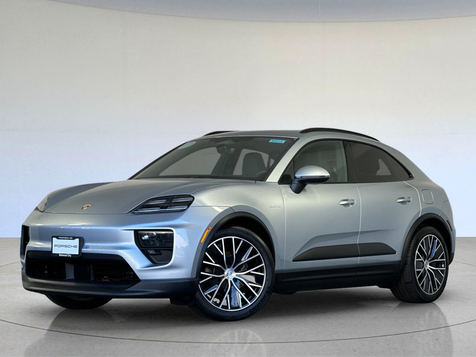 Certified 2025 Porsche Macan Electric RWD image 1