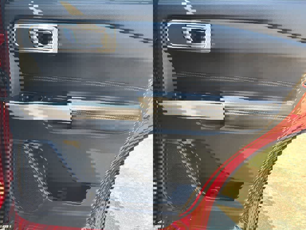 Certified 2022 Ford Explorer XLT w/ Equipment Group 202A image 15