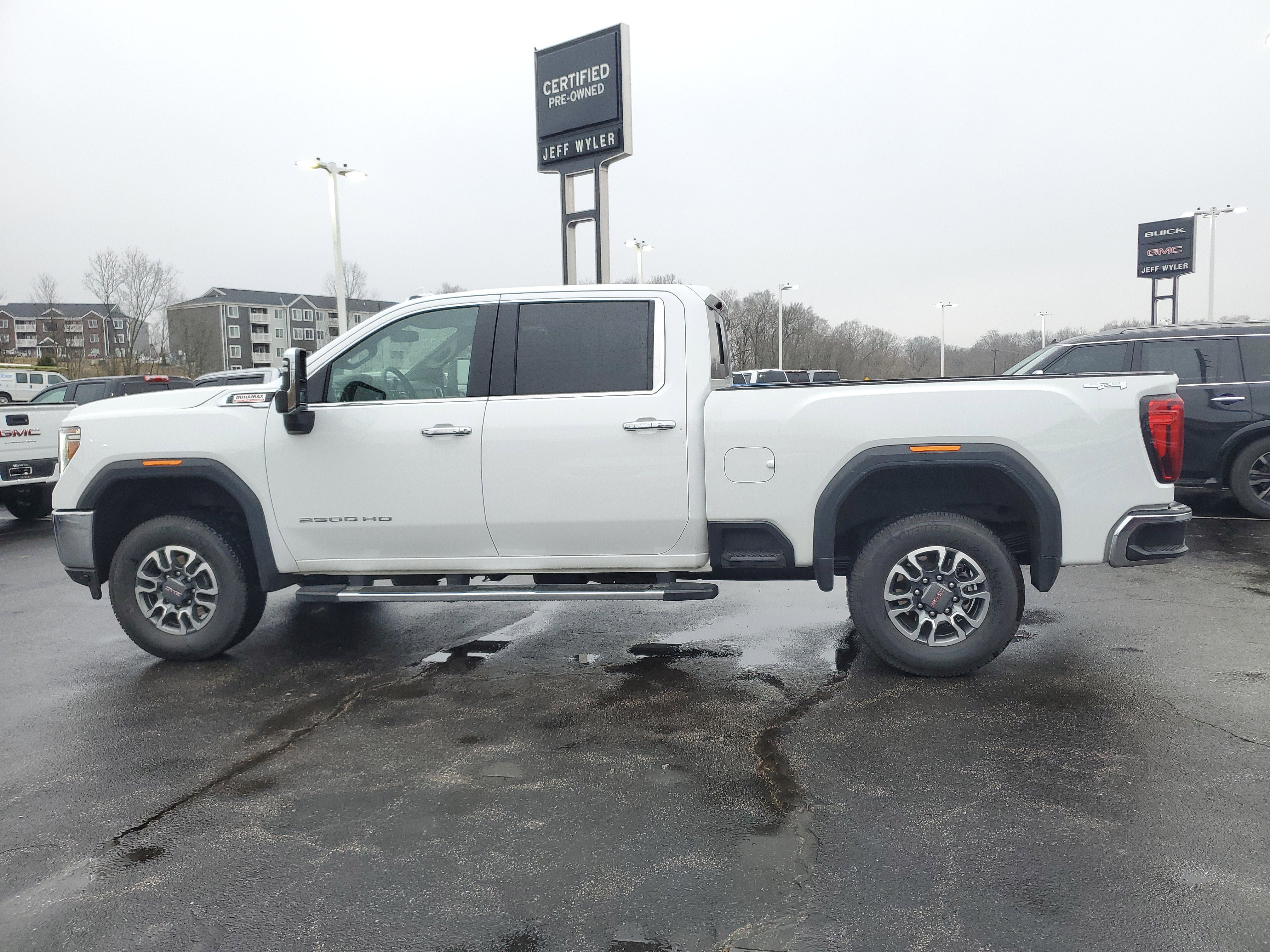 Used 2021 GMC Sierra 2500 SLT w/ SLT Convenience Package image 8