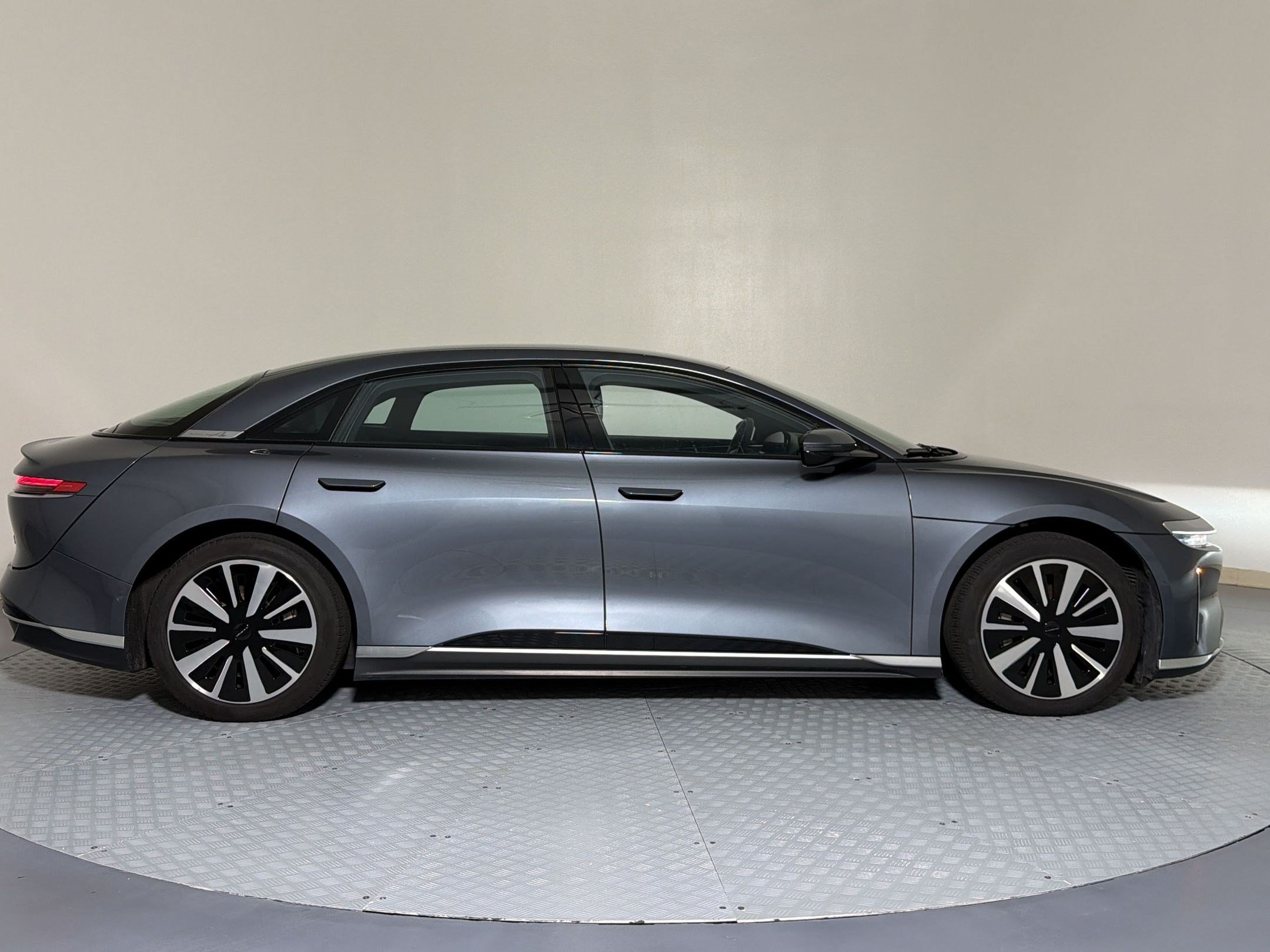 Used 2023 Lucid Air Pure RWD image 7
