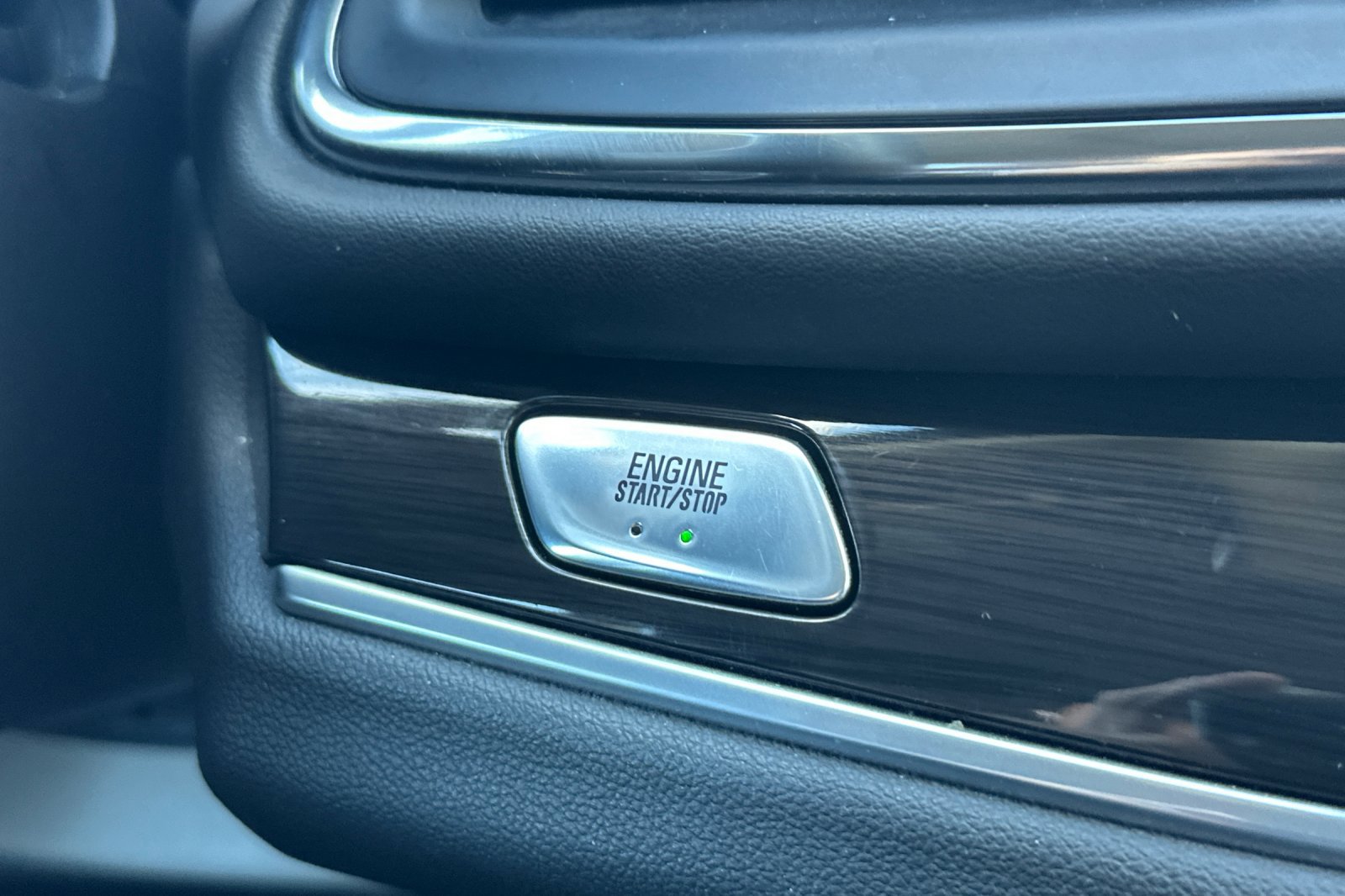 Used 2021 Buick Enclave Essence w/ Sound and Sites Package image 24