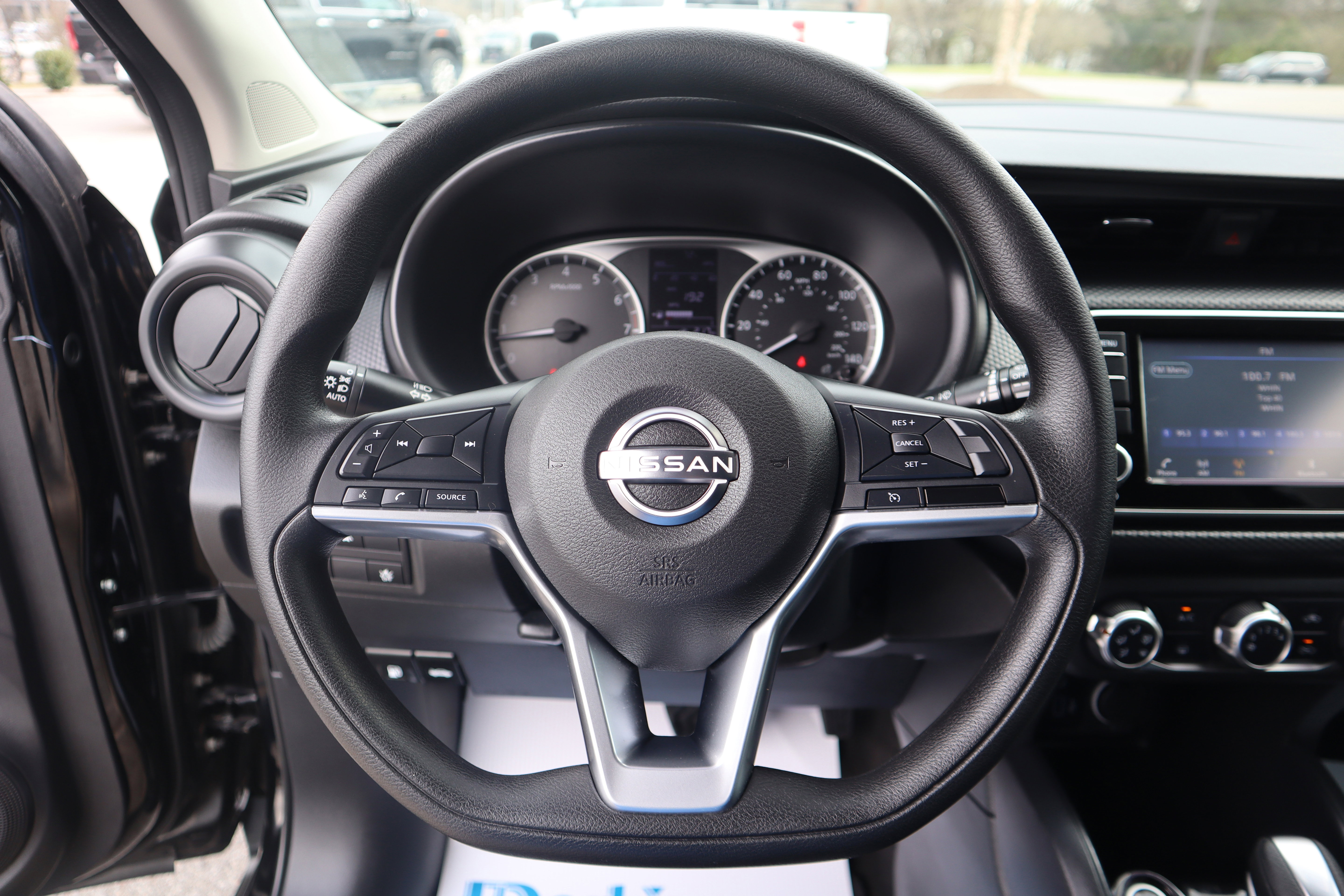 Used 2022 Nissan Kicks S image 15