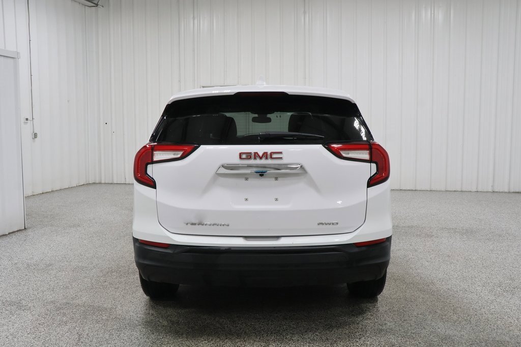 Used 2024 GMC Terrain SLE image 5