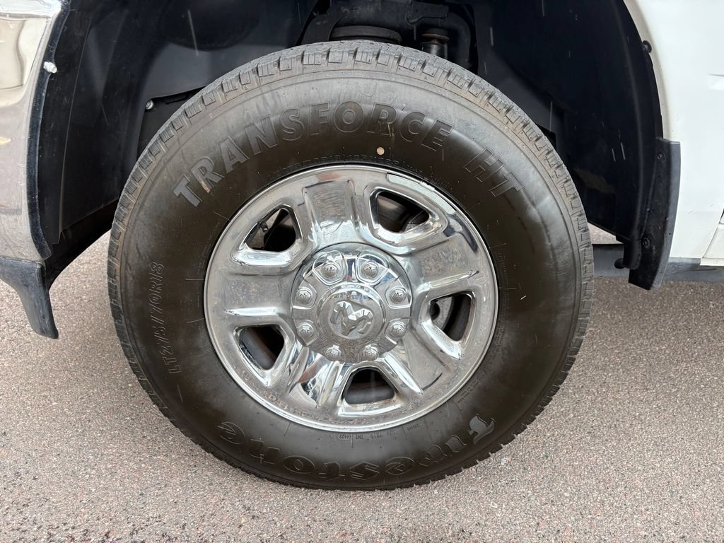 Used 2024 RAM 3500 Tradesman w/ Chrome Appearance Group AWD/4WD image 10
