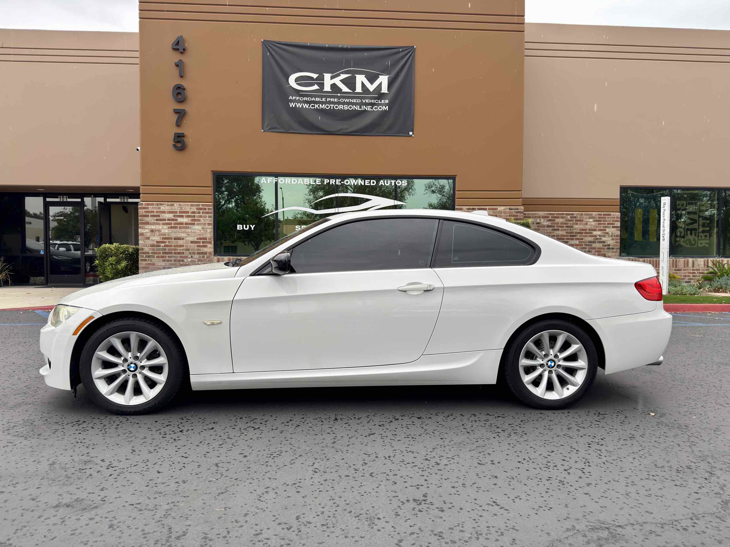 Used 2011 BMW 328i xDrive Coupe image 4