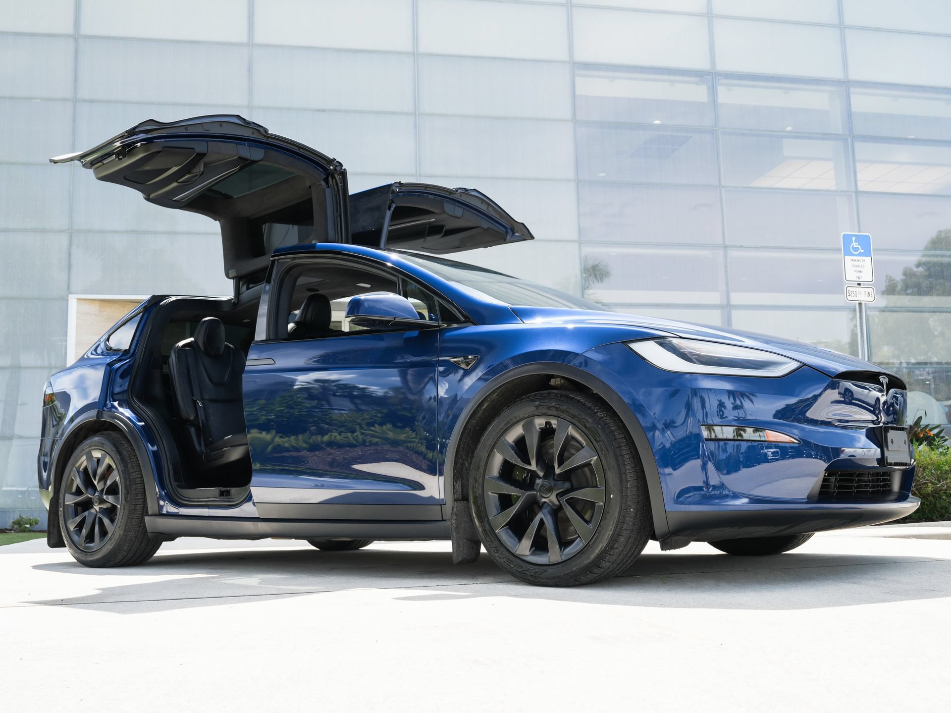 Used 2022 Tesla Model X AWD/4WD image 4